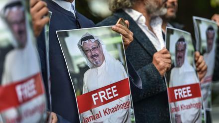 Demonstranten fordern am Freitag in Istanbul vor dem saudischen Konsulat Kaschoggis Freilassung.