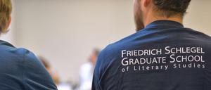 An der Friedrich-Schlegel-Graduiertenschule durchlaufen die Promovendinnen und Promovenden ein strukturiertes Promotionsprogramm.