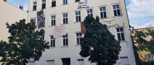 Das besetzte Haus in der Berlichingenstraße 12 in Moabit.