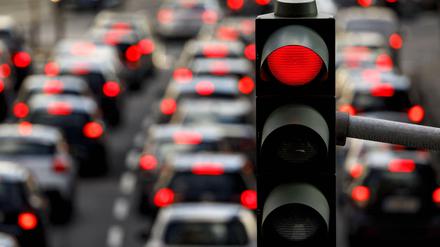 iehIn den Städten drohen Fahrverbote. Doch die Autoindustrie mauert.
