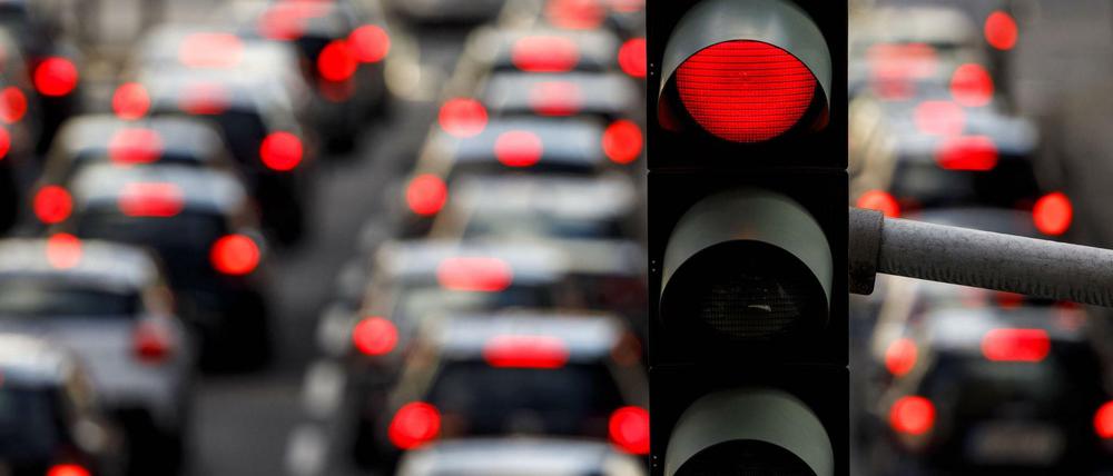 iehIn den Städten drohen Fahrverbote. Doch die Autoindustrie mauert.
