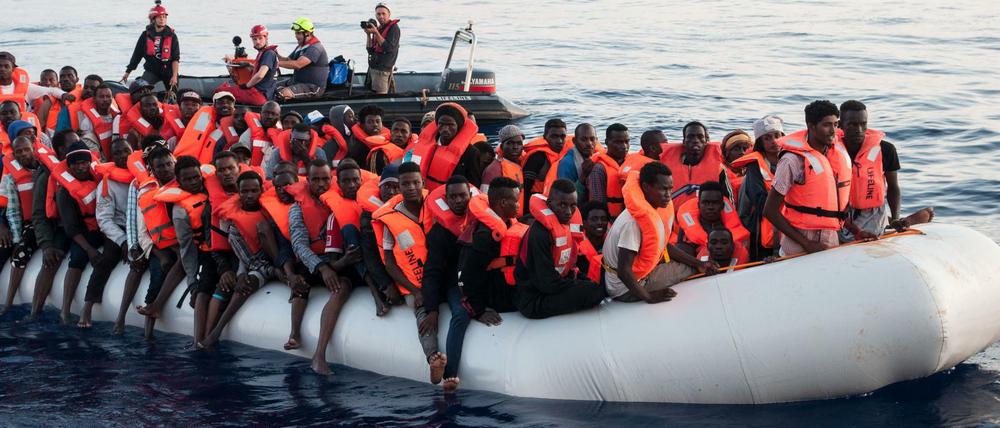 Die Fahrt über das Mittelmeer Richtung Europa ist nach wie vor lebensgefährlich.