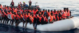 Die Fahrt über das Mittelmeer Richtung Europa ist nach wie vor lebensgefährlich.