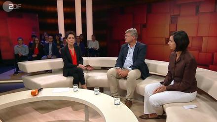 ZDF-Moderatorin Dunja Hayali (links) diskutierte in ihrem Talkmagazin mit Gästen.