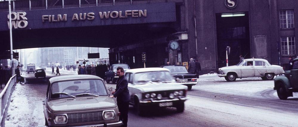 Ostberlin 1970: Der Monopolist "Original Wolfen (ORWO) wirbt am Bahnhof Friedrichstraße. Nach der Wende musste das Unternehmen zwei mal Insolvenz anmelden, steht heute aber wieder gut da.