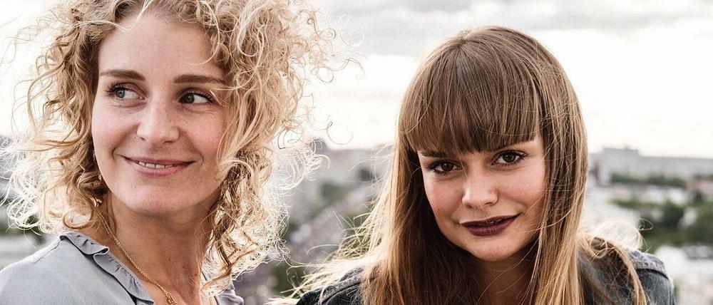 Goalgirls-Gründerinnen: Helena (l.) und Kaddie Rothe.