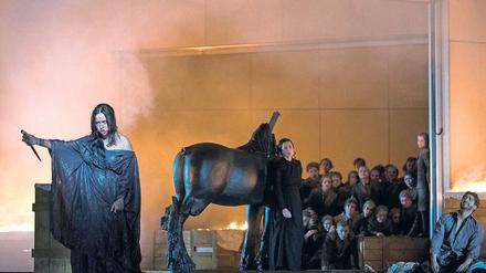 Sonya Yoncheva (l.) als Medea, Charles Castronovo (r.) als Jason.