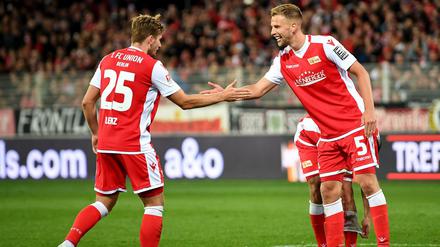 Gut gemacht! Christopher Lenz (links) gratuliert Marvin Friedrich. 