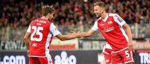 Gut gemacht! Christopher Lenz (links) gratuliert Marvin Friedrich. 