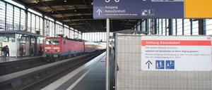 Der direkte Weg zwischen den Regionalbahnsteigen und der Haupthalle ist seit Montag unterbrochen.