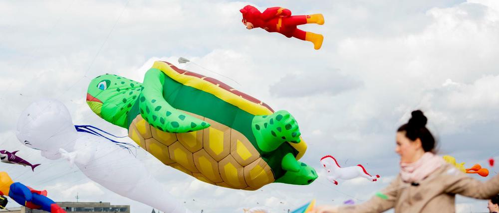  Festival der Riesendrachen der Wohnungsbaugesellschaft Stadt und Land auf dem Tempelhofer Feld 