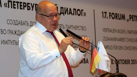Peter Altmaier spricht zum Auftakt des Petersburger Dialogs. An dem zweitägigen Gesprächsforum nehmen etwa 250 deutsche und russische Teilnehmer verschiedenen gesellschaftlichen Bereichen teil.