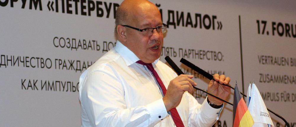 Peter Altmaier spricht zum Auftakt des Petersburger Dialogs. An dem zweitägigen Gesprächsforum nehmen etwa 250 deutsche und russische Teilnehmer verschiedenen gesellschaftlichen Bereichen teil.