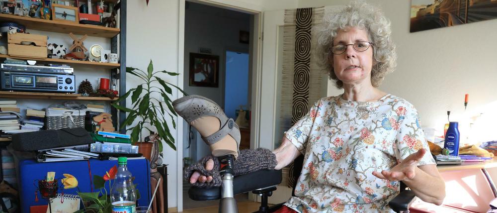 Beate Flanz in ihrer Wohnung in Berlin-Spandau.