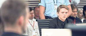 Im Angesicht des Bösen. Der 14-jährige Vijar (Jonas Strand Gravli) sitzt im Gerichtssaal seinem Angreifer gegenüber. 