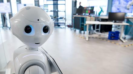 Gesellschaftliche Verantwortung und wirtschaftliche Potenziale - was bringt die Künstliche Intelligenz? Darüber diskutiert die neue Enquetekommission des Bundestags. 