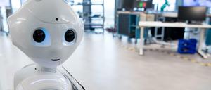 Gesellschaftliche Verantwortung und wirtschaftliche Potenziale - was bringt die Künstliche Intelligenz? Darüber diskutiert die neue Enquetekommission des Bundestags.
