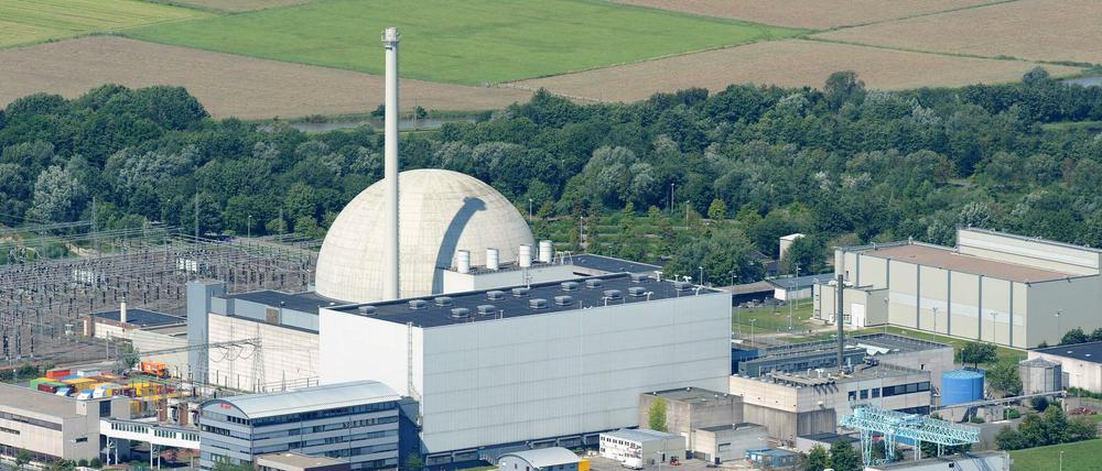 Das AKW Unterweser, 2011 vom Netz genommen, wird von innen nach außen zurückgebaut.