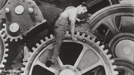 Die Zeit und ihre Veränderungen anhalten wollen. Charlie Chaplin in "Modern Times".