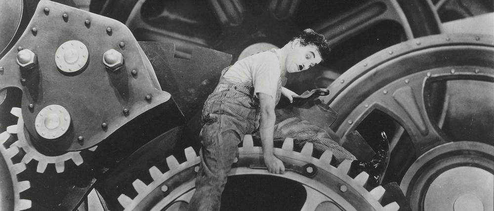 Die Zeit und ihre Veränderungen anhalten wollen. Charlie Chaplin in "Modern Times".