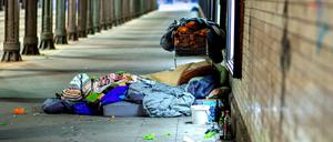 Wie kann man wohnungslosen Menschen helfen? Damit beschäftigt sich die Konferenz in Berlin.