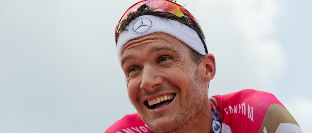 Mag Espresso. Der deutsche Triathlet Jan Frodeno, der sich über den Sieg bei der Datev Challenge Roth freut.