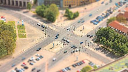 Weniger Parkplätze für Autos, mehr Gehwege für Fußgänger. Das fordert das Umweltbundesamt.
