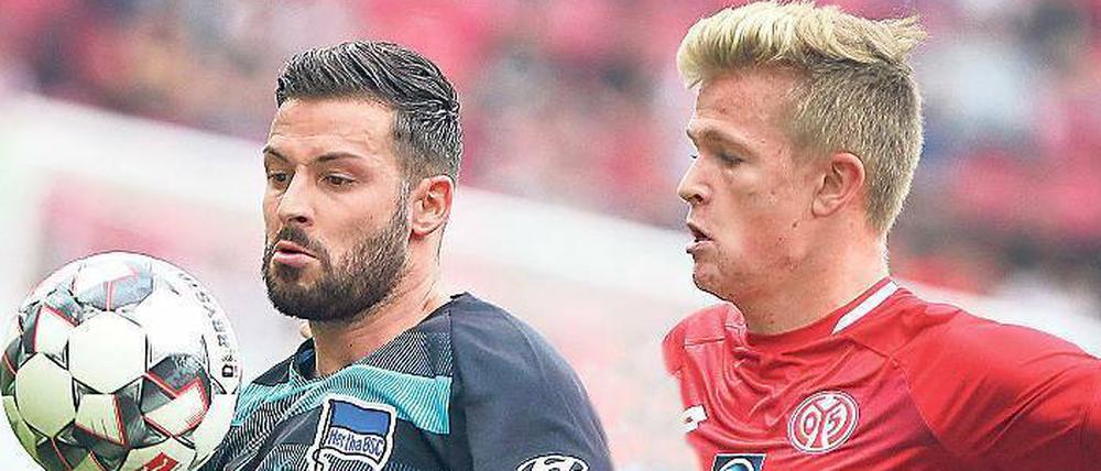 Blau statt weiß. Plattenhardt ist im Nationalteam derzeit nicht gefragt.