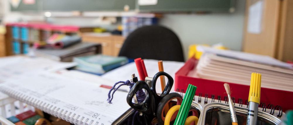 Wie sollen Kinder schreiben lernen? Nach der Fibel - oder nach Gehör?