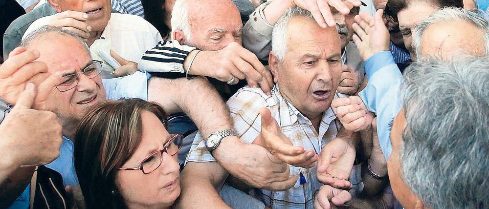 Negative EU-Erfahrung: Griechische Rentner stürmten 2015 die Banken. 