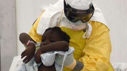 Mit dem Geld aus Deutschland sollen auch gefährliche Infektionserkrankungen wie Ebola eingedämmt werden.