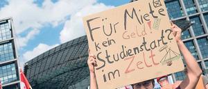 Demonstranten protestierten im September für mehr bezahlbare Wohnungen. Die bleiben eine knappe Ressource in vielen Großstädten.