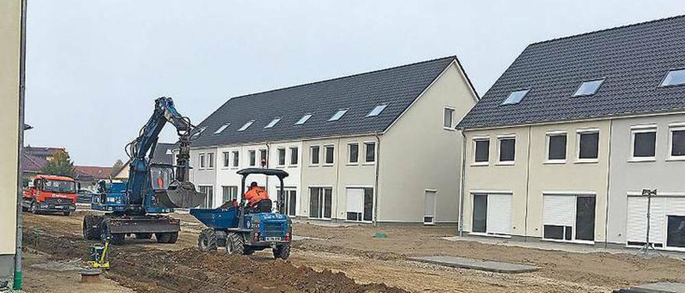 Die Bauarbeiten für die Reihenhäuser und Geschosswohnungen haben im Oktober 2016 begonnen.