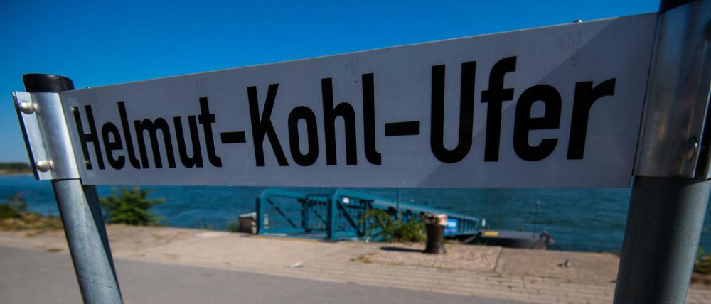 In Speyer ist Realität, was in Berlin noch werden könnte: Ein Teil der Rheinpromenade wurde in Helmut-Kohl-Ufer umbenannt.
