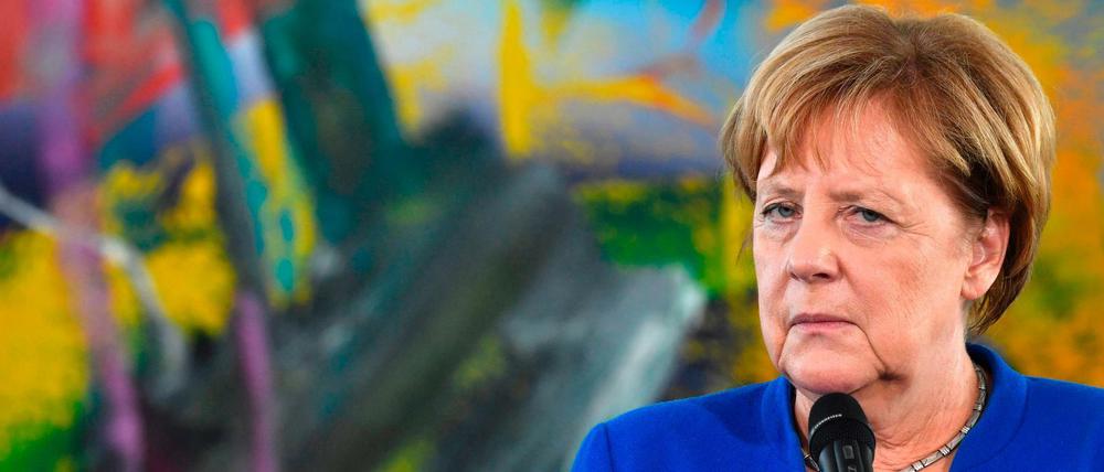 Mehr Bürger geben Merkel die Schuld am Zustand der Regierung, Seehofer ist nur an zweiter Stelle.