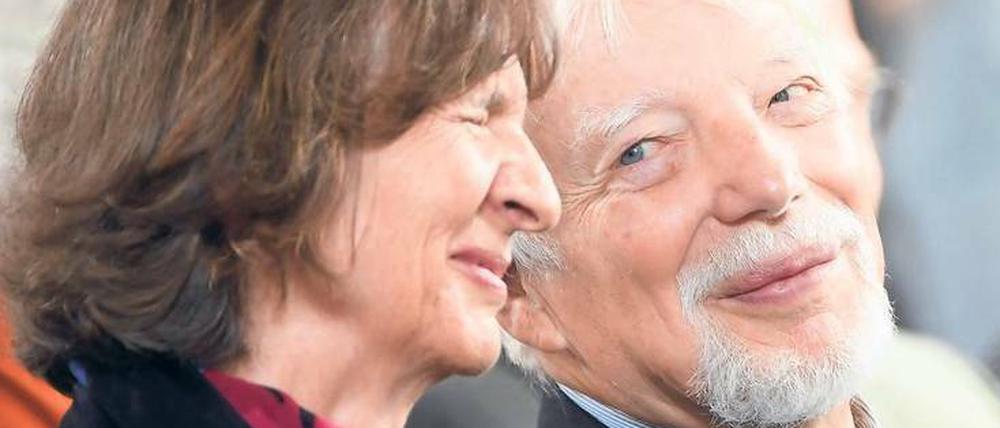 Das goldene Ehepaar Aleida und Jan Assmann bei der Verleihung in der Frankfurter Paulskirche.