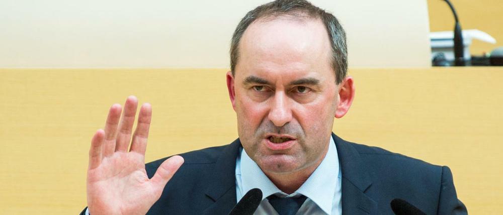 Will regieren, Hubert Aiwanger, Landesvorsitzender der Freien Wähler, spricht im Bayerischen Landtag.