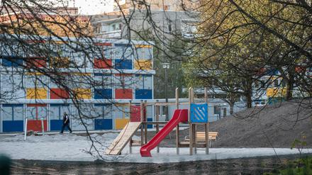 Ein Containerdorf für Flüchtlinge im Stadtteil Buch (Pankow).