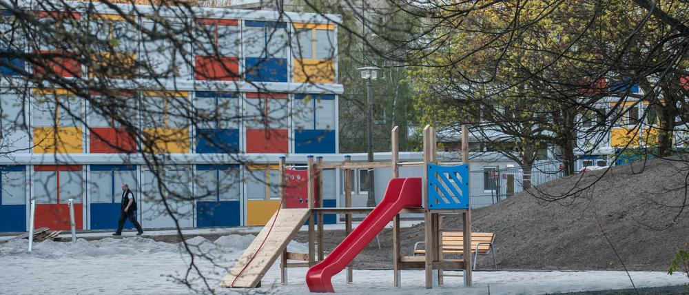 Ein Containerdorf für Flüchtlinge im Stadtteil Buch (Pankow).