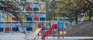 Ein Containerdorf für Flüchtlinge im Stadtteil Buch (Pankow).