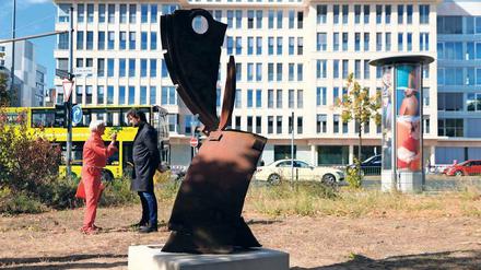Schönheit und Struktur. "Huksos" steht auf dem Lützowplatz in Tiergarten.