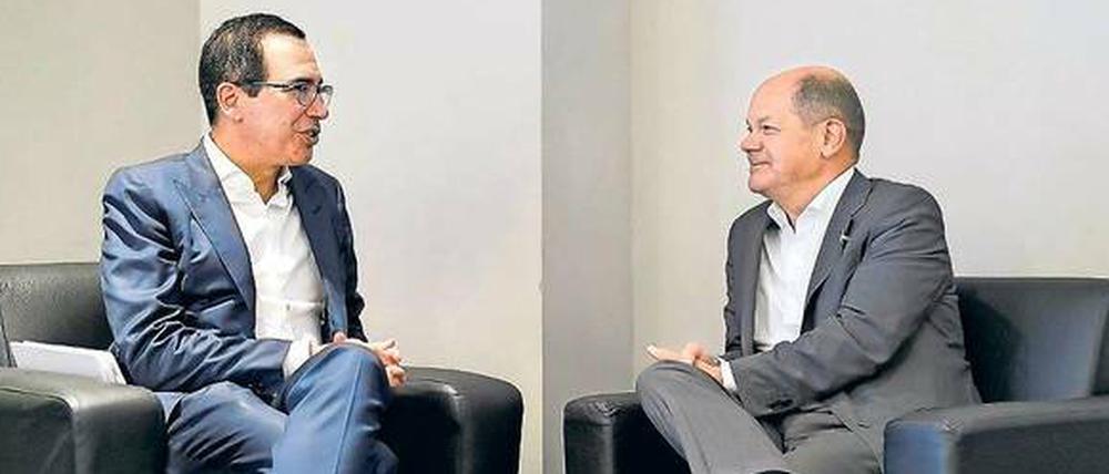 Scholz &amp; Friend? Finanzminister Olaf Scholz (rechts) spricht auf Bali mit US-Amtskollege Steven Mnuchin. 