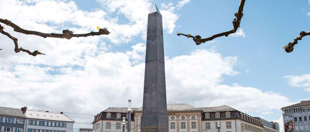 Der Obelisk der Documenta 14, hier auf dem Kasseler Königsplatz, bleibt in der Stadt. Er wird an neuem Ort aufgestellt werden.