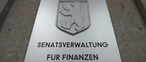 Eingangsschild der Senatsverwaltung für Finanzen in Berlin.