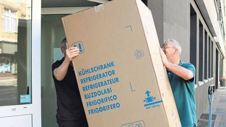 Einen Kühlschrank in den vierten Stock zu tragen, lassen sich Unternehmen gerne etwas kosten.