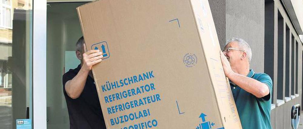 Einen Kühlschrank in den vierten Stock zu tragen, lassen sich Unternehmen gerne etwas kosten.