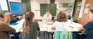 Gesucht. In Sachsen-Anhalt gibt es eine besonders große Unterdeckung des Lehrkräftebedarfs, ebenso in Mecklenburg-Vorpommern. 
