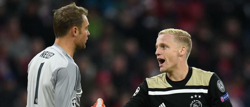 Man sieht sich. Manuel Neuer (l.) hat schon in der Champions League gegen Ajax Bekanntschaft mit der Stärke des holländischen Fußballs gemacht.