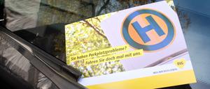 Die Verkehrssteuerung der BVG schreibt jetzt Knöllchen.