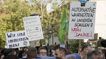An einigen Berliner Schulen formiert sich Widerstand gegen AfD-Aktivitäten. Zuletzt an einer Reinickendorfer Schule, weil die AfD das Gebäude für einen „Bürgerdialog“ nutzte. 